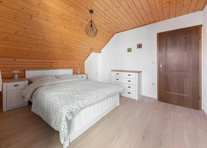 Kersnik בית נופש בוהין